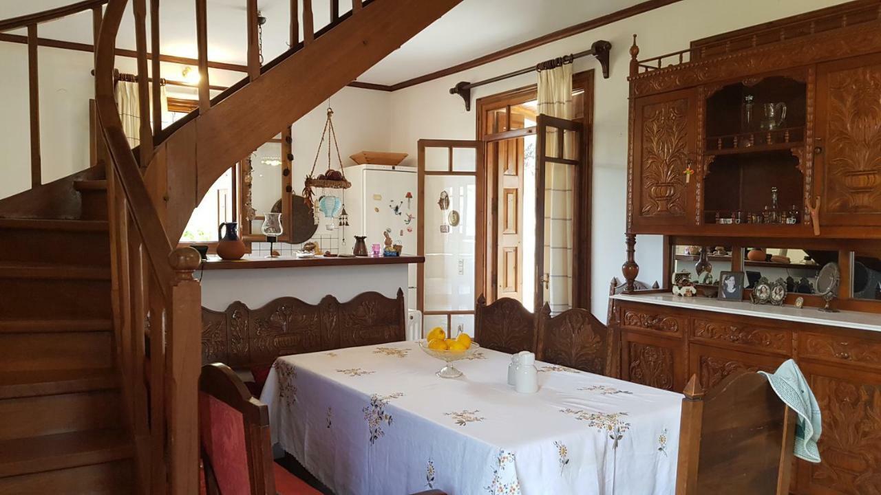 Ample Modern Country Home เนอา เอปิดาวรอส ภายนอก รูปภาพ